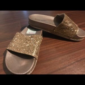 Gently used bedazzled sandals/ slides 😍
